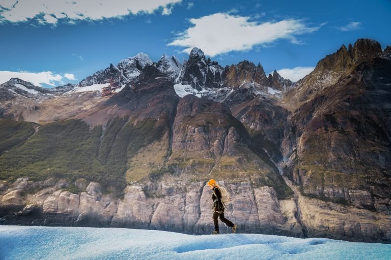 imgi_87_Parque-Nacional-Torres-del-Paine-Caminata-Glaciar-Grey-_prin-min-768x512